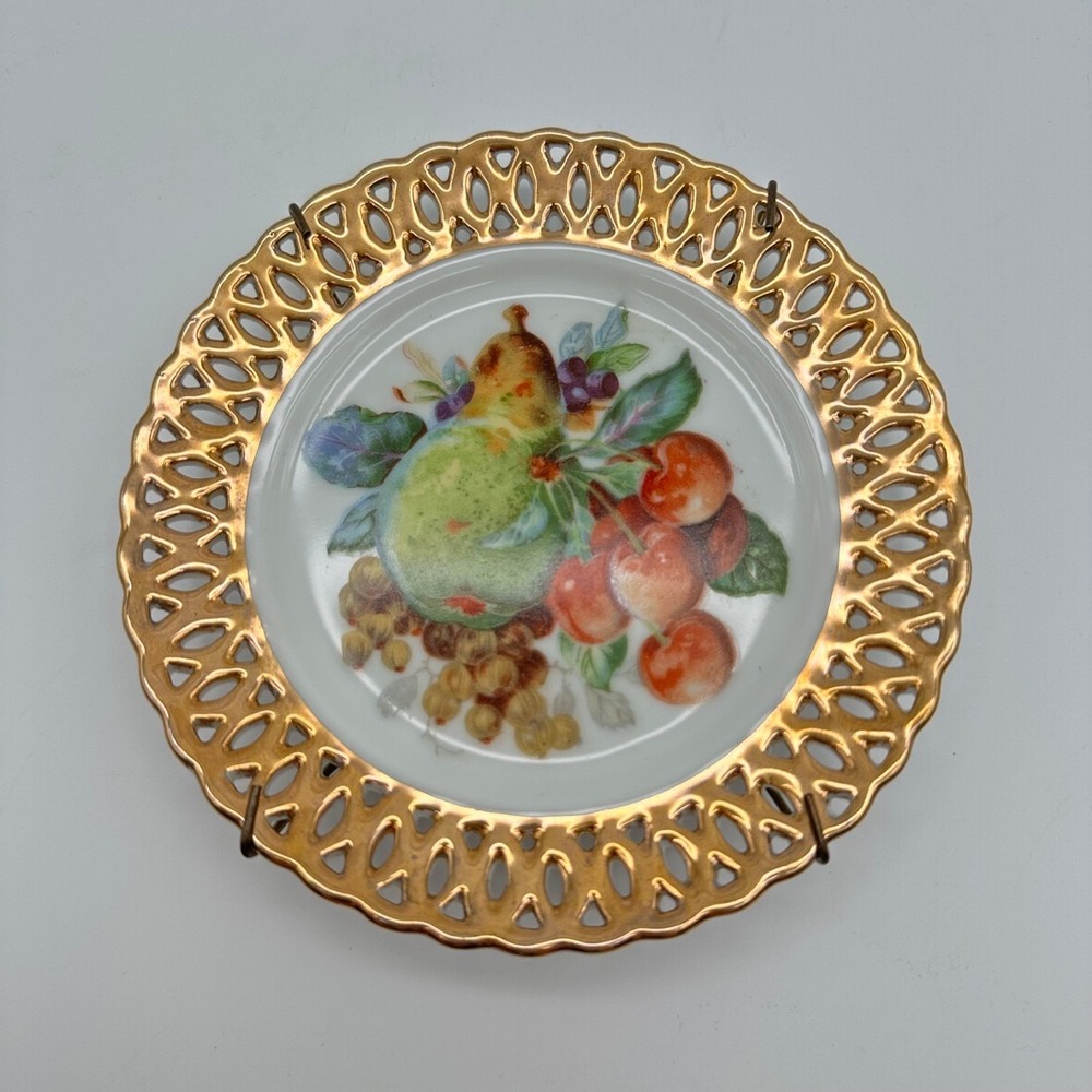 Saji Fancy China Japan Pierced Gold Rim Fruit Plate 7 Inch Wall Hanger
